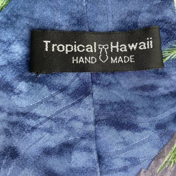 Tropical Hawaiian handmade men’s tie with Waikiki theme blue tan multi colored - Picture 6 of 11